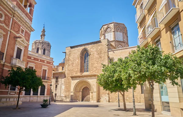 明るい日にバレンシア大聖堂の美しいショット — ストック写真
