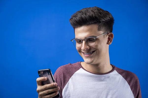 Retrato Primer Plano Lindo Joven Feliz Con Gafas Ópticas Una — Foto de Stock