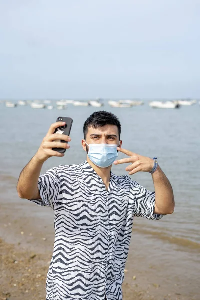 Hispanic Man Wearing Protective Mask While Taking Selfies Peace Hand — Stock Photo, Image
