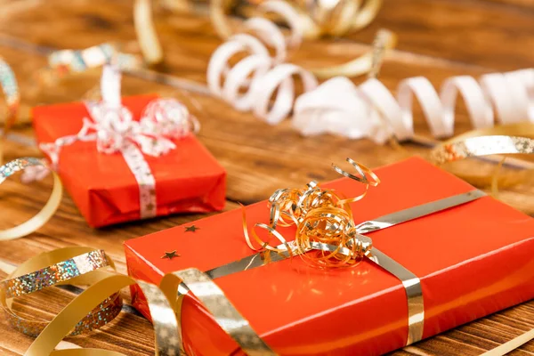 Tiro Close Caixas Presente Natal Vermelho Embrulho Presente — Fotografia de Stock