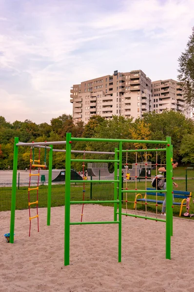 Poznan Polônia Setembro 2020 Tesoura Infantil Plástico Laranja Colocada Uma — Fotografia de Stock