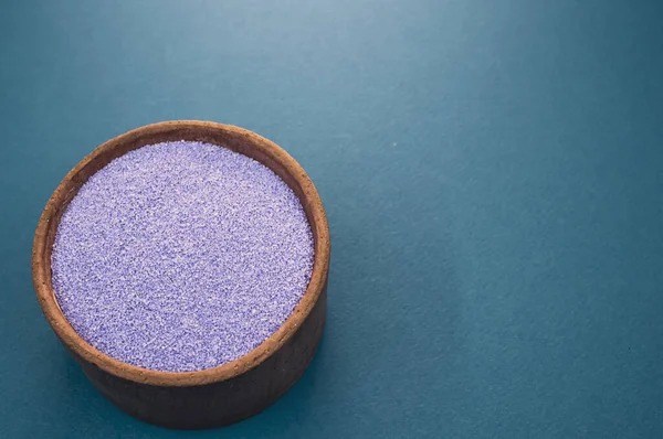 Выстрел Цветного Фиолетового Песка Миске — стоковое фото