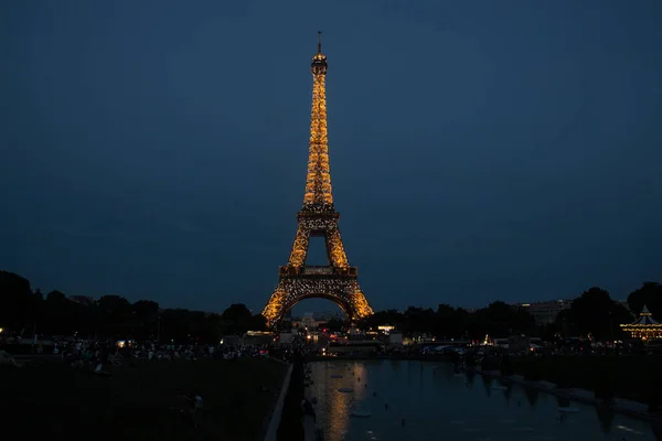 Вертикальный Снимок Эйфелевой Башни Трокадеро Гарденс Париж Франция — стоковое фото