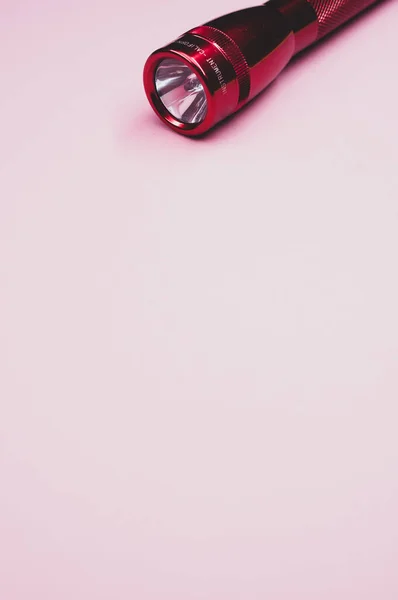 Fotografie Verticală Unei Lanterne Suprafață Roz — Fotografie, imagine de stoc