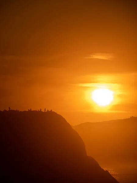 Tiro Vertical Belo Pôr Sol Sobre Costa Zumaia Espanha — Fotografia de Stock