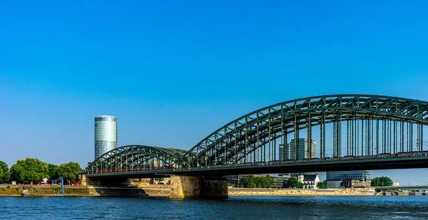 Krásný Výhled Most Přes Řeku Dne — Stock fotografie