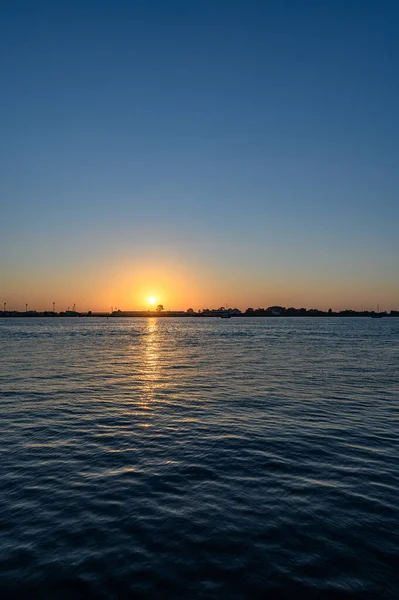 Uma Bela Foto Vertical Cenário Mar Pôr Sol — Fotografia de Stock