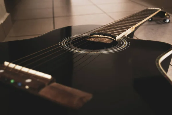 Вибірковий Фокус Шоу Класичної Чорної Гітари — стокове фото