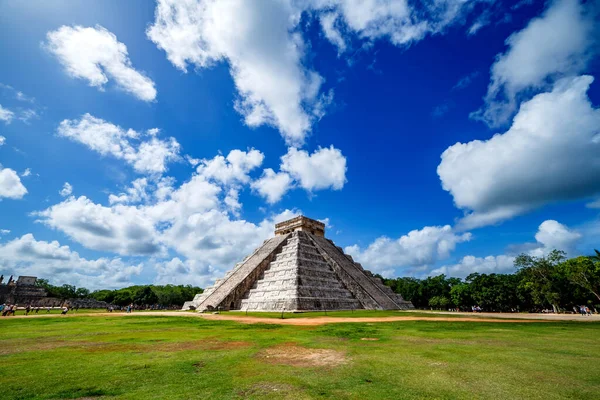Uma Vista Deslumbrante Pirâmide Sítio Arqueológico Chichen Itza Yucatan México — Fotografia de Stock