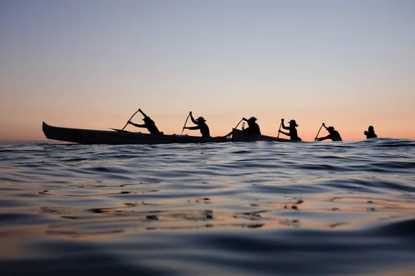 Sebuah Gambar Indah Dari Orang Orang Perahu Besar Selama Matahari — Stok Foto