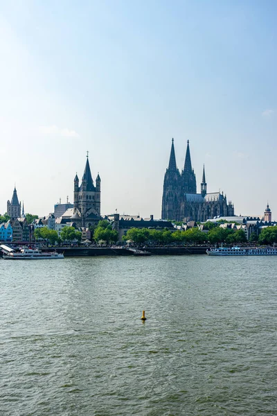 Lenyűgöző Felvétel Egy Gyönyörű Rajna Folyóról Kölni Katedrálisról Németország — Stock Fotó