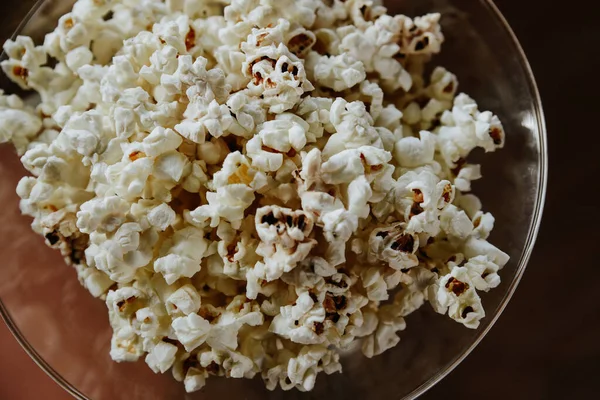 Horní Pohled Solený Popcorn Misce — Stock fotografie