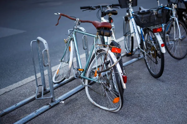 Selective Focus Shot Broken Bicycle — Stock Photo, Image