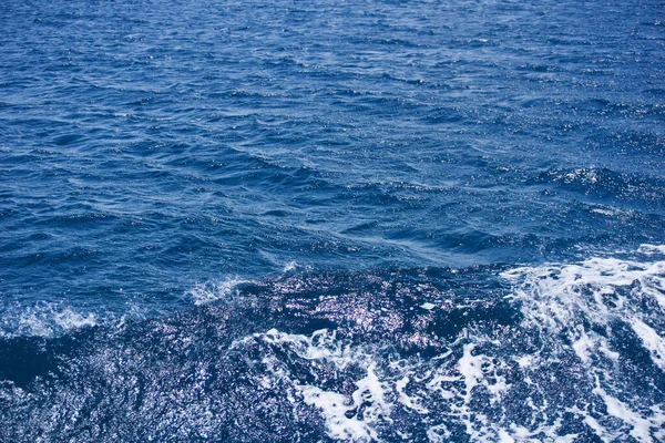 Ein Hochwinkelbild Meerblauer Wellen — Stockfoto