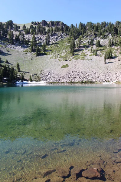 Lacul Manzanita Din Parcul Național Vulcanic Lassen California — Fotografie, imagine de stoc