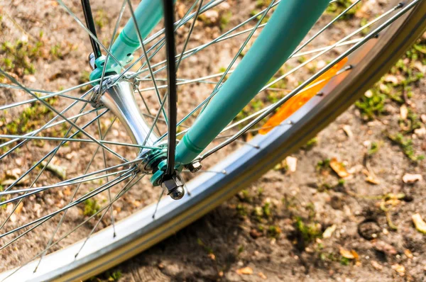 Closeup Bicycle Tire Ground Sunlight Blurry Background — Stock Photo, Image