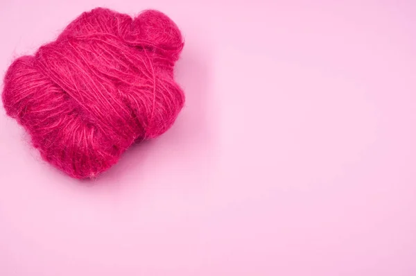 High Angle Shot Ball Pink Yarn Pink Surface — Stock Photo, Image