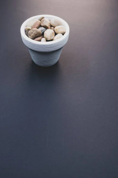 표면에 그릇과 바위의 — 스톡 사진