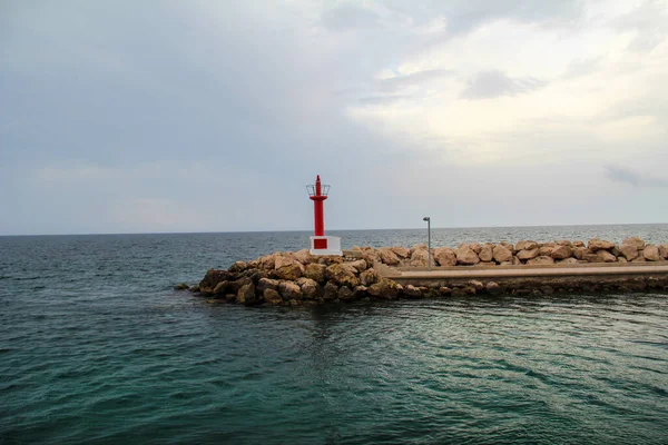 Deniz Kenarında Küçük Bir Deniz Feneri — Stok fotoğraf