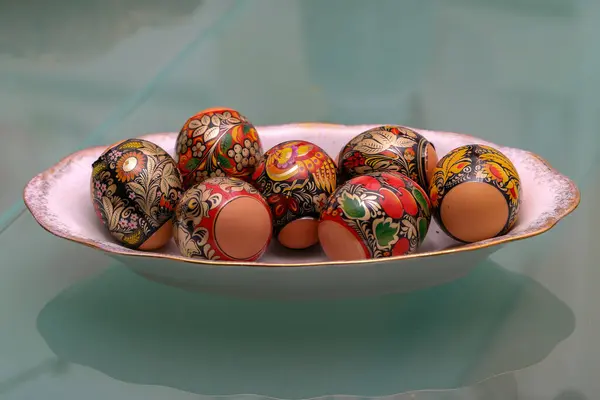 Красиво Пофарбовані Яйця Миску — стокове фото