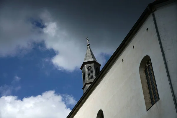 Low Angle Shot Church Bavaria Blue Sky White Cclouds — Stock Photo, Image