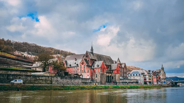 Dinant Belgie Února 2014 Cpas Dinant Řeky Meuse Belgii — Stock fotografie