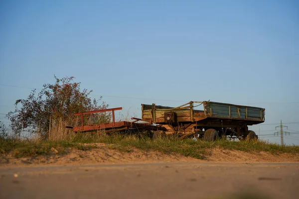 Blick Auf Einen Alten Rostigen Traktoranhänger Straßenrand — Stockfoto