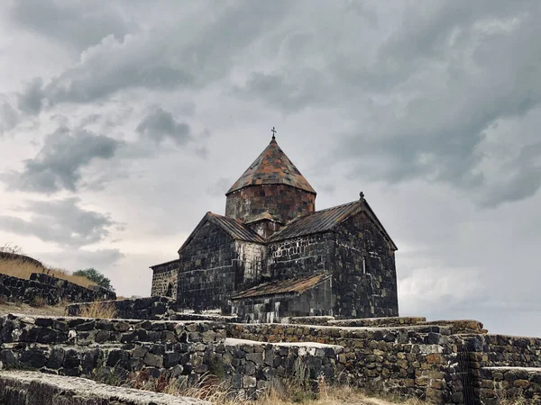 Μια Όμορφη Φωτογραφία Μιας Όμορφης Εκκλησίας Στην Αρμενία — Φωτογραφία Αρχείου