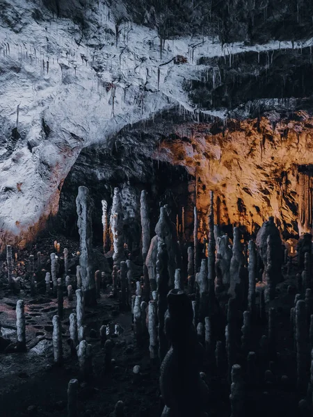 Plan Vertical Parois Rocheuses Texturées Dans Une Grotte — Photo