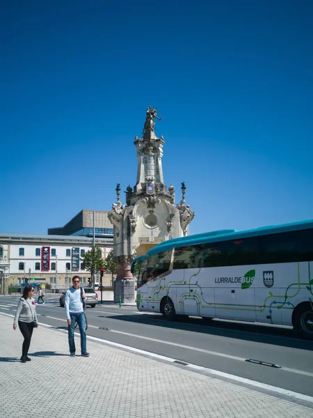 San Sebastian Spanien Mai 2019 Alte Statue Mit Touristenbus San — Stockfoto