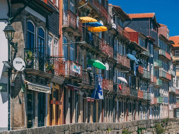 Porto Portugal Julio 2020 Casas Junto Río Ribeirinha Distrito Ribeira —  Fotos de Stock