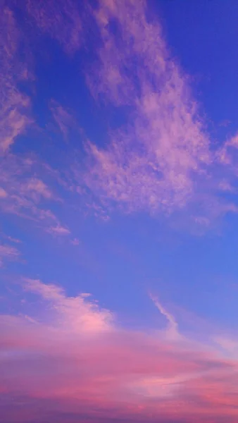 Tiro Vertical Belo Céu Nublado — Fotografia de Stock