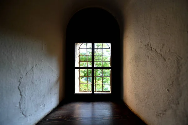 Una Ventana Dentro Del Castillo Bran Transilvania Rumania —  Fotos de Stock