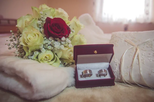 Enfoque Selectivo Simbolizar Anillos Boda Una Caja — Foto de Stock