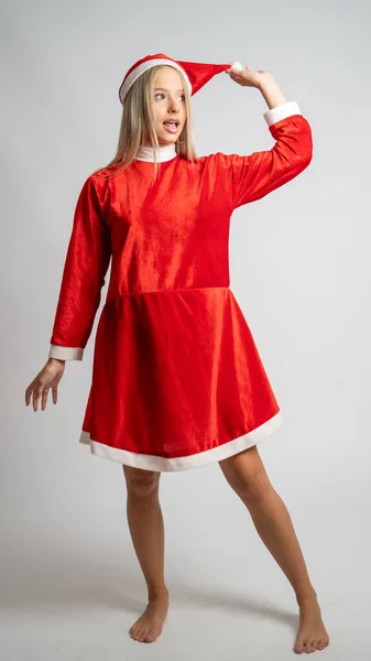 Una Joven Hembra Pelo Rubio Posando Disfraz Santa Claus Fondo — Foto de Stock