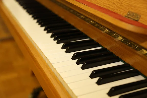 Eine Nahaufnahme Eines Klaviers — Stockfoto