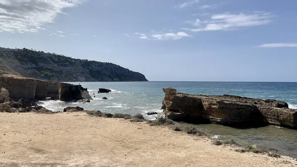 Een Strand Met Rotsen Het Ondiepe Water Maioris Mallorca — Stockfoto