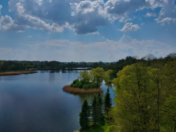 Schöne Aussicht Auf Eine Kleine Insel Auf Dem Teich Neswisch — Stockfoto