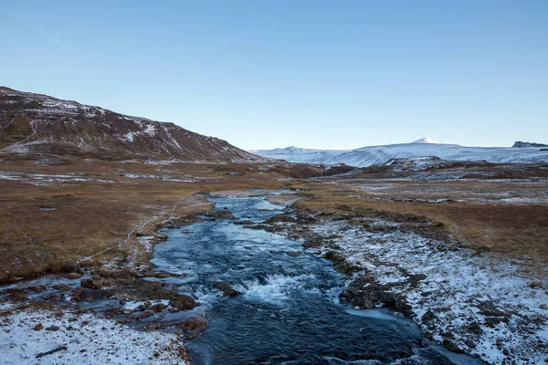 冰岛的一片白雪覆盖的田野 — 图库照片