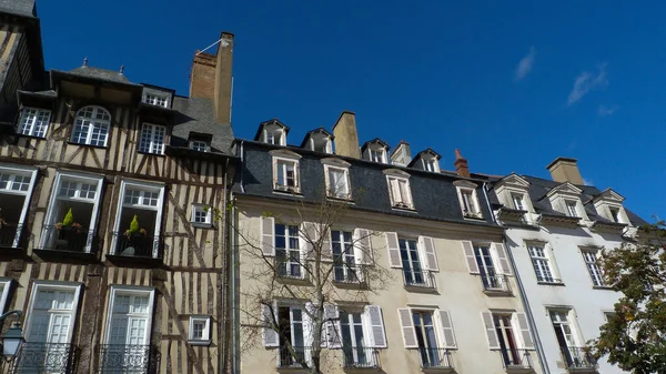 Χαμηλής Γωνίας Πλάνα Κτιρίων Στη Ρεν Γαλλία — Φωτογραφία Αρχείου