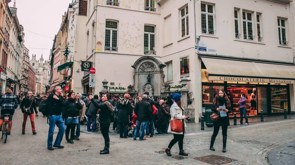 布鲁塞尔 比利时 2014年2月18日 曼尼肯 派斯雕塑是比利时首都最有名的雕塑之一 — 图库照片