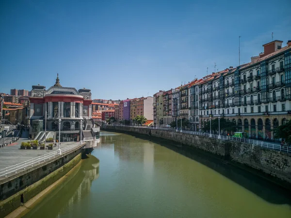 Paisaje Urbano Bilbao España Con Mercado Lado Del Río Nervión — Foto de Stock