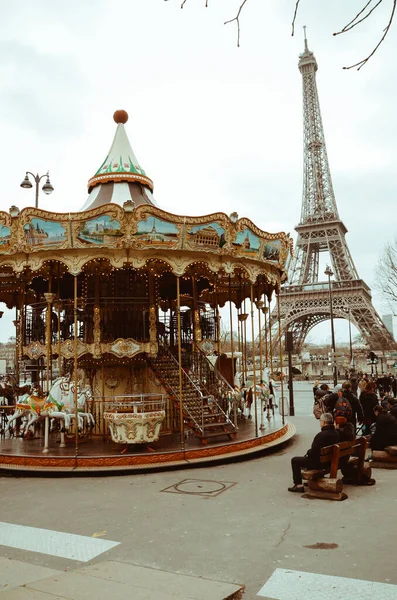 프랑스 2020 아름다운 사진과 프랑스 파리의 공원에서 즐기고 사람들 — 스톡 사진
