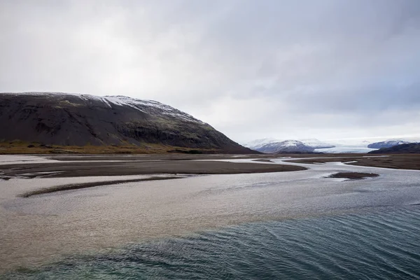 Une Belle Vue Sur Lac Entouré Montagnes Enneigées Islande — Photo