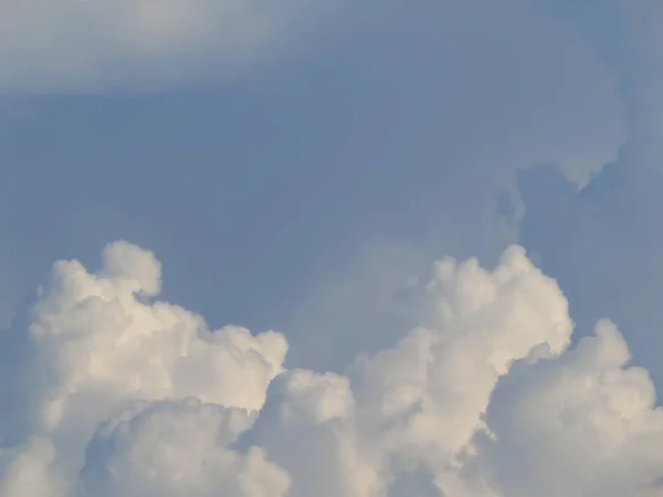 Uma Vista Hipnotizante Céu Nublado Perfeito Para Papel Parede — Fotografia de Stock