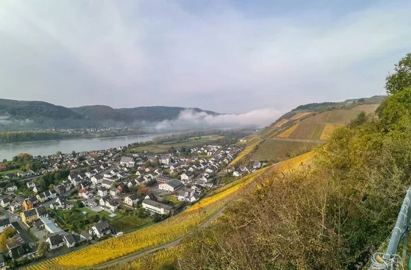 Almanya Bonn Yakınlarındaki Bir Köyün Sisli Bir Sabahta Çekilmiş Yüksek — Stok fotoğraf