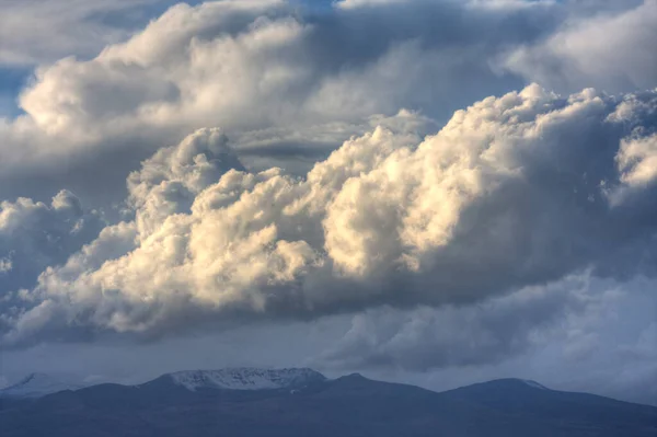 Impresionante Monte Ararat Través Las Nubes Capturadas Armenia — Foto de Stock