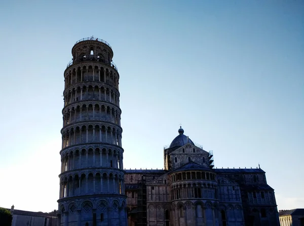 Una Toma Ángulo Bajo Piazza Del Duomo Con Pisa Toscana — Foto de Stock