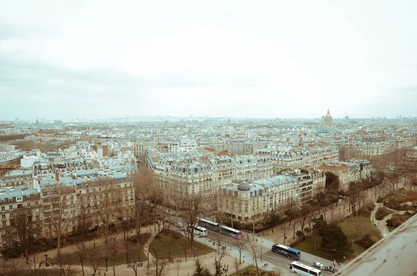 Belle Vue Aérienne Des Quartiers Parisiens Lors Une Journée Nuageuse — Photo