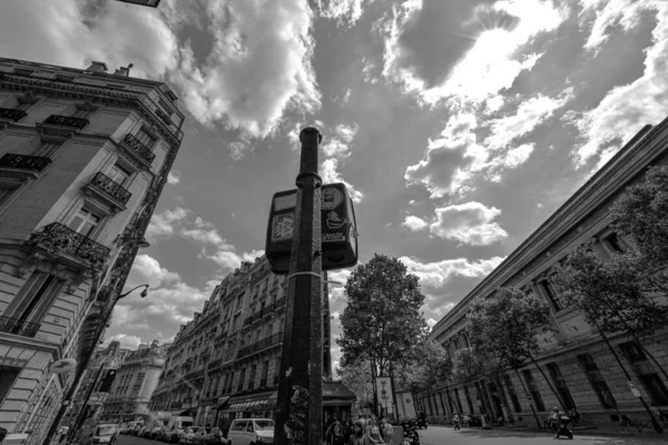 Uma Foto Tons Cinza Poste Rua Encruzilhada — Fotografia de Stock